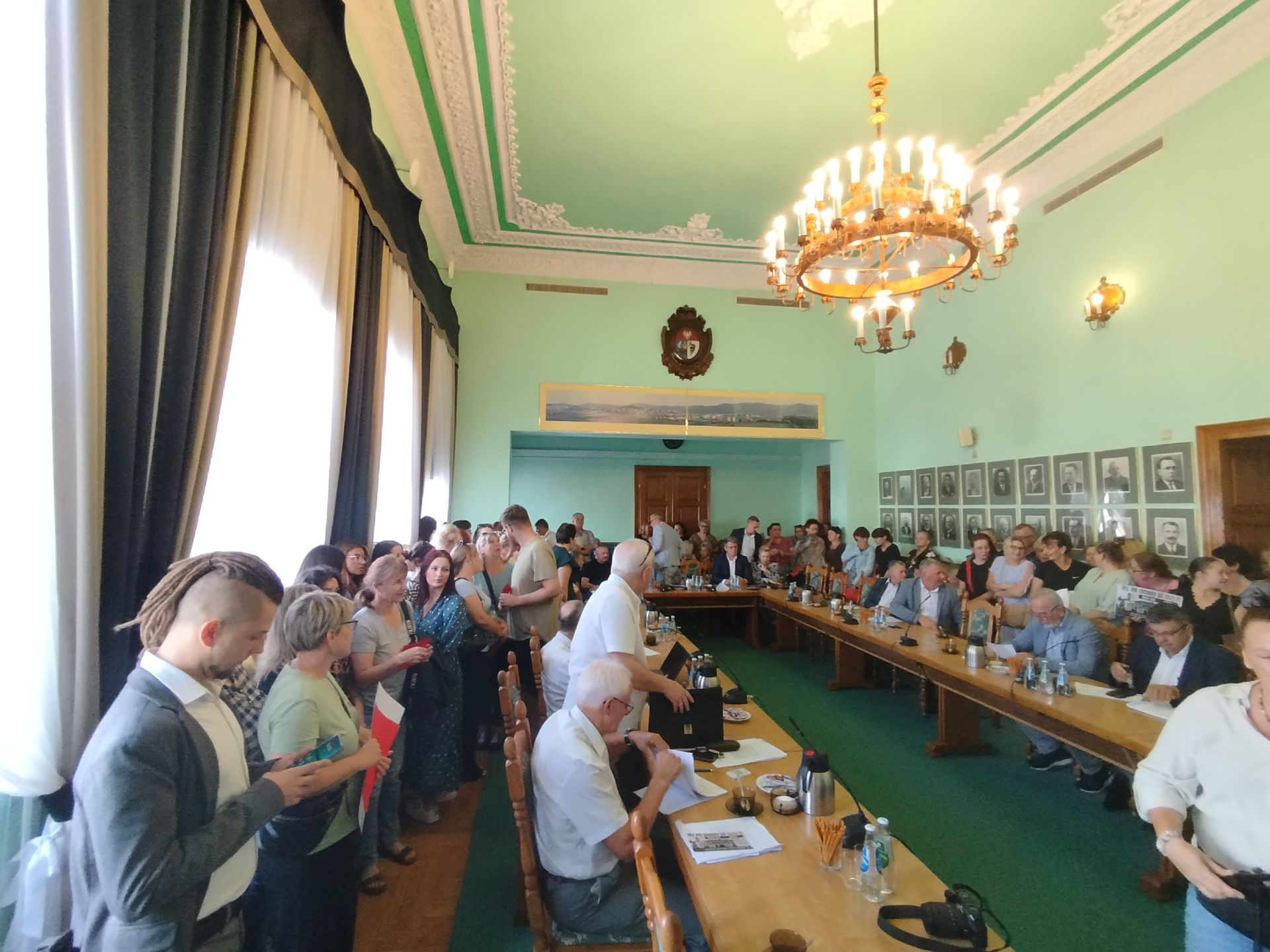 Głęboki kryzys w sanockim szpitalu. Związki zawodowe żądają odwołania dyrekcji, władze wskazują na ogromny dług 4 - Polskie Radio Rzeszów Głęboki kryzys w sanockim szpitalu. Związki zawodowe żądają odwołania dyrekcji, władze wskazują na ogromny dług - Polskie Radio Rzeszów
