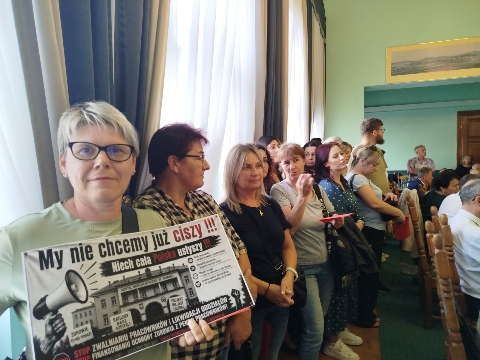 Głęboki kryzys w sanockim szpitalu. Związki zawodowe żądają odwołania dyrekcji, władze wskazują na ogromny dług 2 - Polskie Radio Rzeszów Głęboki kryzys w sanockim szpitalu. Związki zawodowe żądają odwołania dyrekcji, władze wskazują na ogromny dług - Polskie Radio Rzeszów