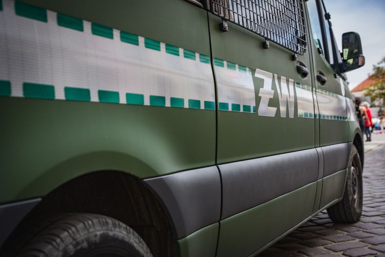 Tajemnicza przesyłka w&nbsp;Żandarmerii Wojskowej w&nbsp;Nowej Dębie. Poszkodowani opuścili szpital [AKTUALIZACJA]