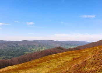 W&nbsp;Bieszczadach pojawiają się pierwsze jesienne barwy. Termometry pokażą do&nbsp;20 stopni