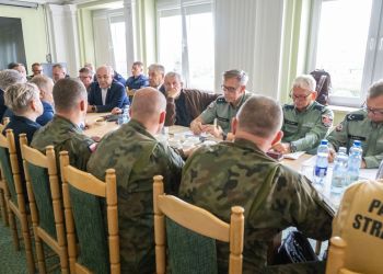 Wojewoda zwołała sztab kryzysowy. Sprawdzane będą przejścia graniczne i procedury alarmowe 2 - Polskie Radio Rzeszów Wojewoda zwołała sztab kryzysowy. Sprawdzane będą przejścia graniczne i procedury alarmowe