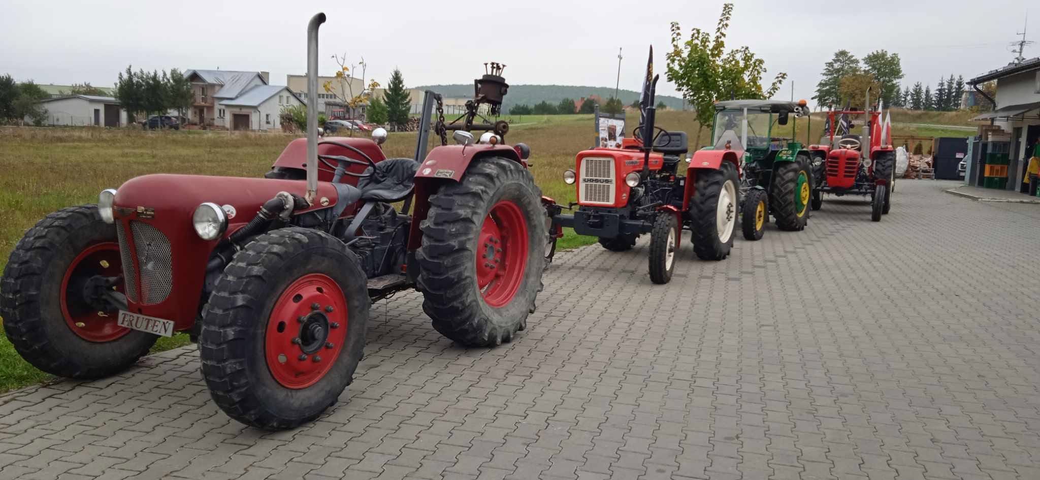 Zabytkowe traktory ruszyły przez Beskid Niski. Na trasie 15 maszyn 2 - Polskie Radio Rzeszów Zabytkowe traktory ruszyły przez Beskid Niski. Na trasie 15 maszyn - Polskie Radio Rzeszów