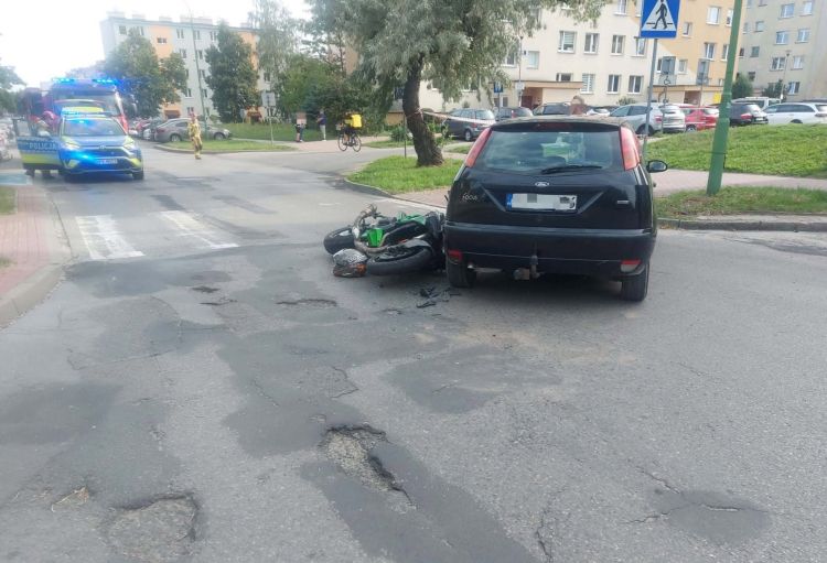 Zderzenie motocyklisty z samochodem osobowym w Mielcu. Jedna osoba ranna 2 - Polskie Radio Rzeszów Zderzenie motocyklisty z samochodem osobowym w Mielcu. Jedna osoba ranna - Polskie Radio Rzeszów