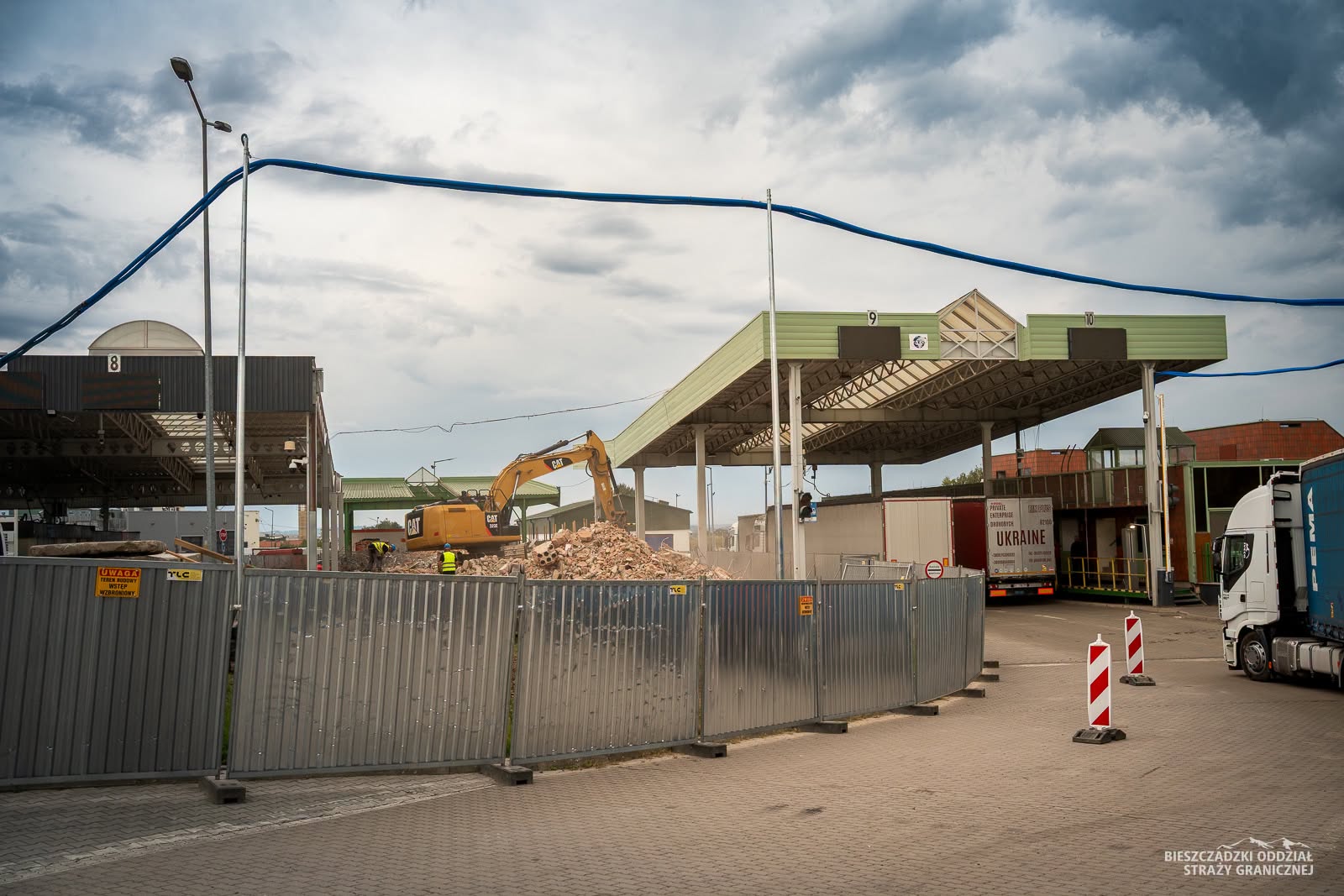 Zmiany na przejściu w Medyce. Odprawy autokarów zostaną zawieszone 2 - Polskie Radio Rzeszów Zmiany na przejściu w Medyce. Odprawy autokarów zostaną zawieszone - Polskie Radio Rzeszów