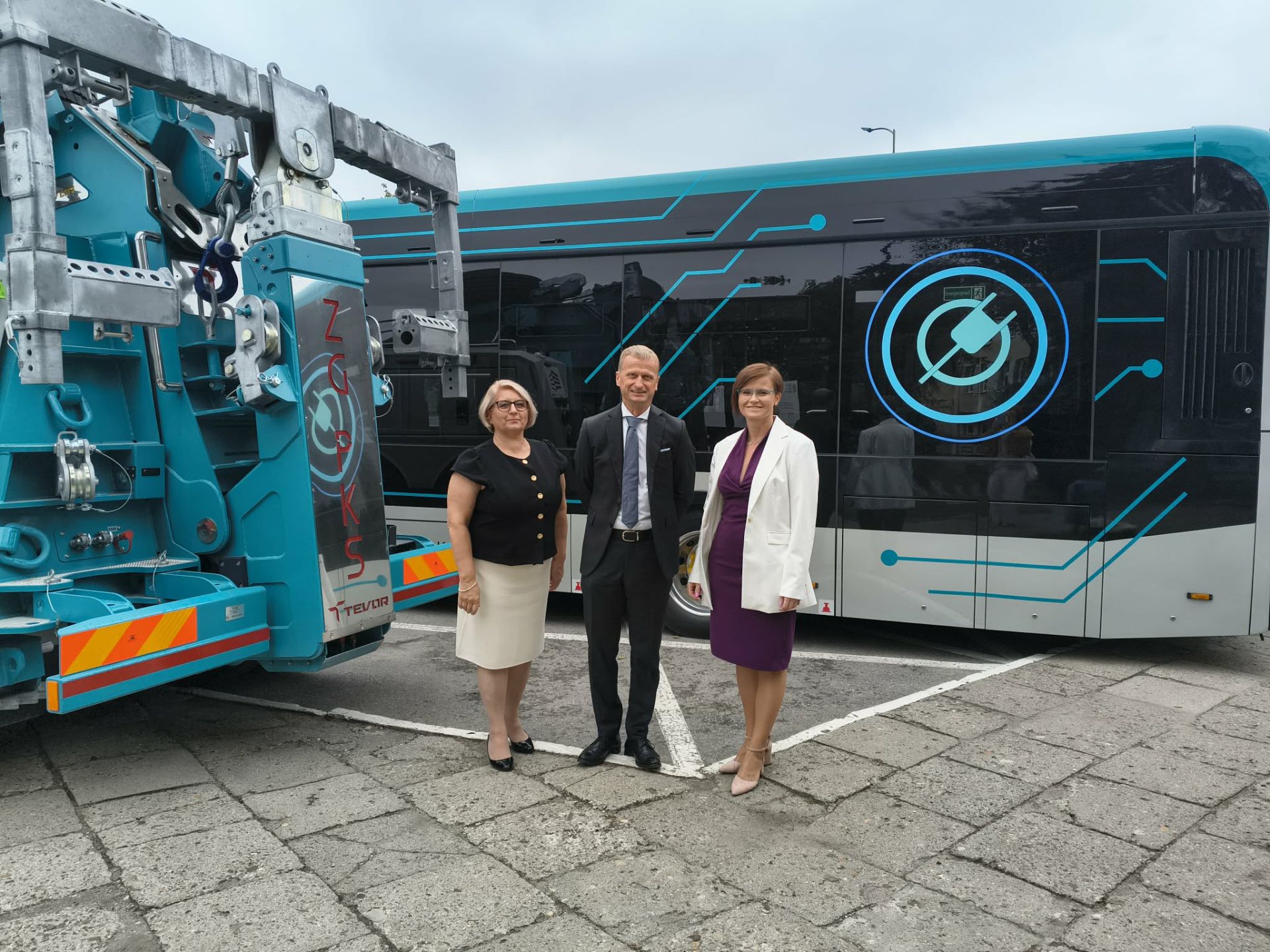 15 nowych autobusów elektrycznych dla podkarpackich gmin - Polskie Radio Rzeszów