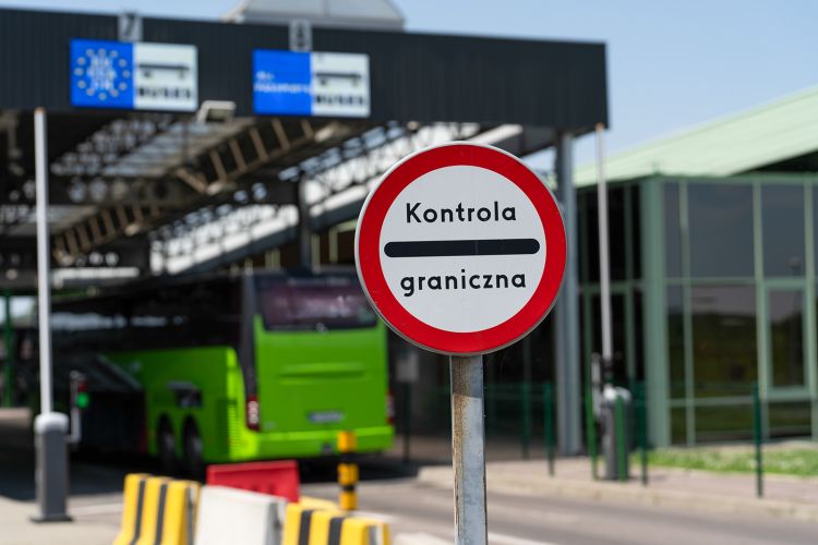 Fałszywe prawo jazdy na&nbsp;granicy w&nbsp;Budomierzu. 37-latek oskarżony
