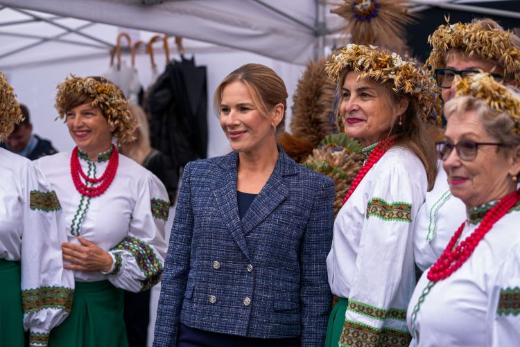 Wieńce dożynkowe w&nbsp;Tryńczy walczyły o&nbsp;nagrodę Prezydenta RP. Podkarpacie zwyciężyło
