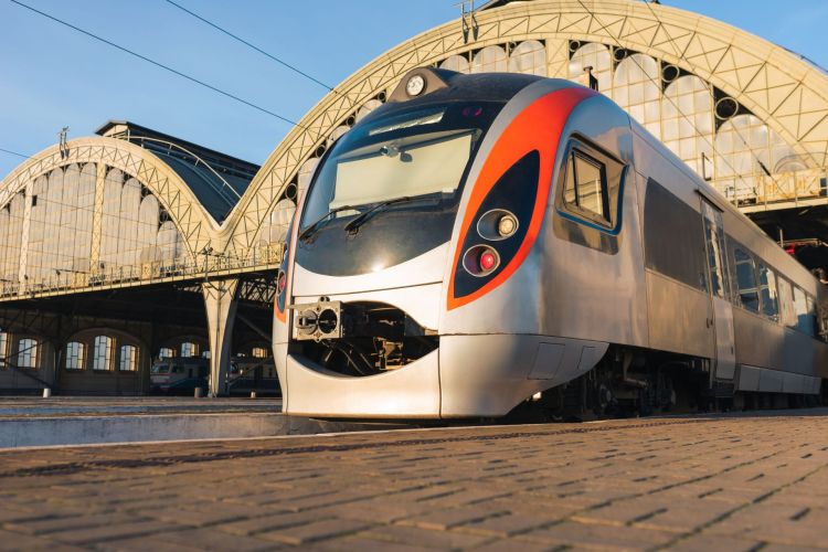 Podejrzenie sabotażu po&nbsp;wykolejeniu pociągu we&nbsp;Francji. 44 osoby ranne