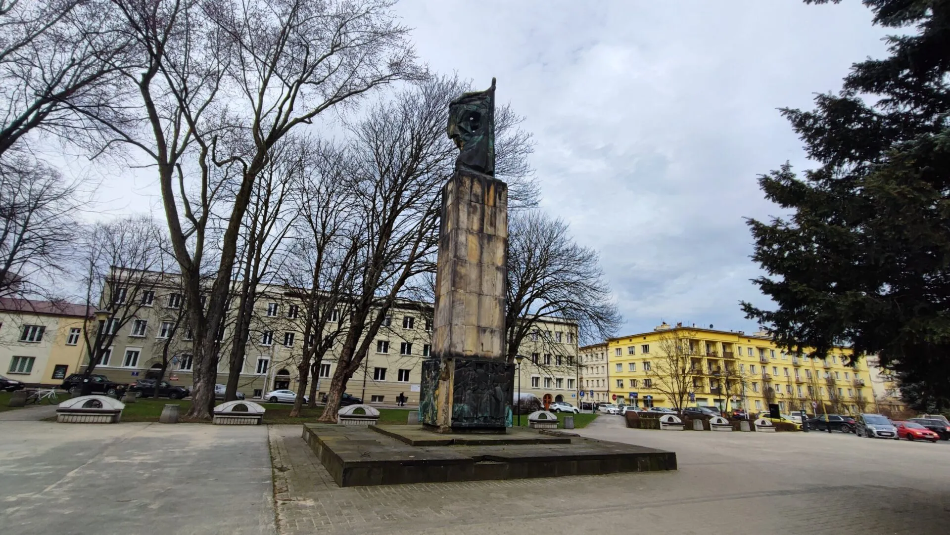 Koniec stalinowskiego pomnika w Rzeszowie. Wiemy co stanie się z jego elementami - Polskie Radio Rzeszów