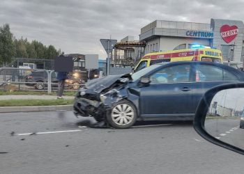 Wypadek w Jasionce koło Rzeszowa. Zderzyły się dwa pojazdy 2 - Polskie Radio Rzeszów Wypadek w Jasionce koło Rzeszowa. Zderzyły się dwa pojazdy