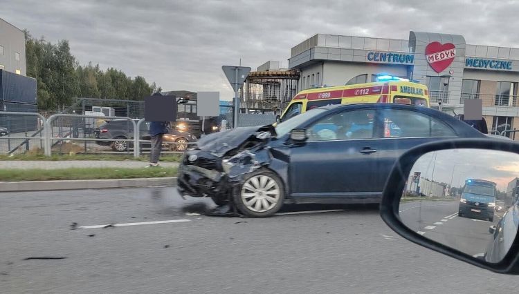 Wypadek w Jasionce koło Rzeszowa. Zderzyły się dwa pojazdy 1 - Polskie Radio Rzeszów Wypadek w Jasionce koło Rzeszowa. Zderzyły się dwa pojazdy