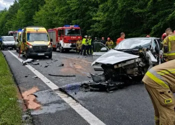 Zmarła trzecia osoba po&nbsp;wypadku na&nbsp;obwodnicy Głogowa Młp. Podejrzany o&nbsp;spowodowanie tragedii ciągle poszukiwany