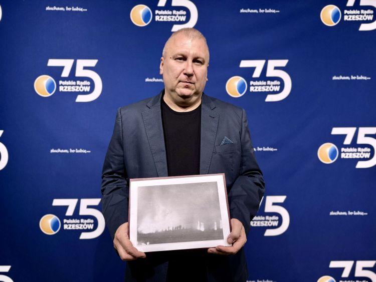 „Gdy ucichła wieś”. Patriotyczne uroczystości w Dynowie-Bartkówce 1 - Polskie Radio Rzeszów „Gdy ucichła wieś”. Patriotyczne uroczystości w Dynowie-Bartkówce