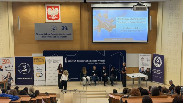 „Stawiamy na dialog” – XII Kongres Mediatorów Szkolnych i Rówieśniczych w Rzeszowie 1 - Polskie Radio Rzeszów „Stawiamy na dialog” – XII Kongres Mediatorów Szkolnych i Rówieśniczych w Rzeszowie