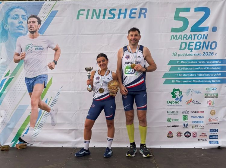 Podkarpaccy policjanci w&nbsp;maratonie w&nbsp;Dębnie. Sukces i&nbsp;miejsce na&nbsp;podium