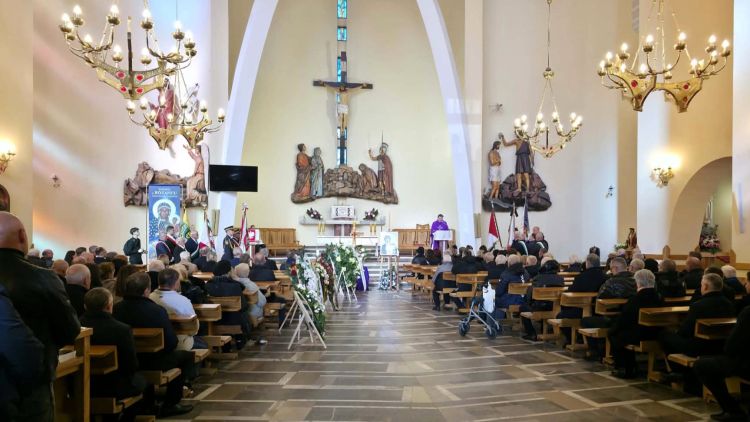 Dębica pożegnała Józefa Lipienia. Wspomnienia o legendzie zapasów 1 - Polskie Radio Rzeszów Dębica pożegnała Józefa Lipienia. Wspomnienia o legendzie zapasów