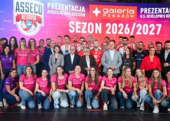 Asseco Resovia i DevelopRes Rzeszów zaprezentowane kibicom. Czas na nowy sezon 14 - Polskie Radio Rzeszów Asseco Resovia i DevelopRes Rzeszów zaprezentowane kibicom. Czas na nowy sezon