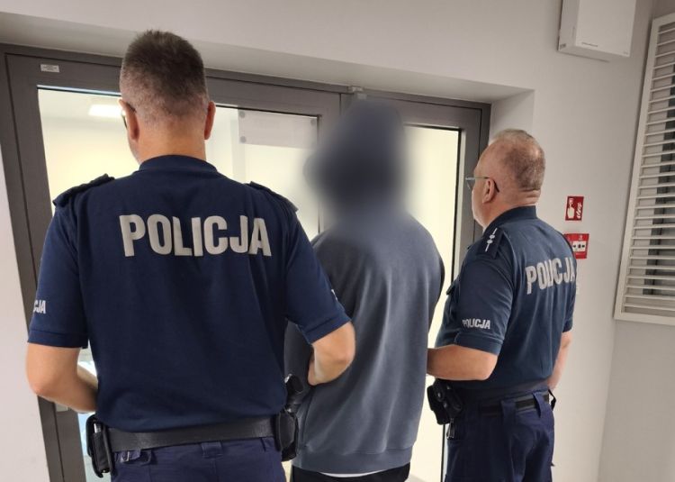 Brutalne pobicie w&nbsp;Krośnie. 25-latek wyrzucony z&nbsp;samochodu, trzy osoby zatrzymane