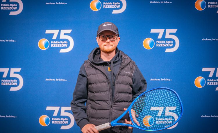 Tenis ziemny zyskuje na popularności. Czy na naukę gry może być za późno? 1 - Polskie Radio Rzeszów Tenis ziemny zyskuje na popularności. Czy na naukę gry może być za późno?