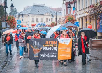 Ponad 300 osób przeszło ulicami Rzeszowa. Marsz przeciwko przemocy