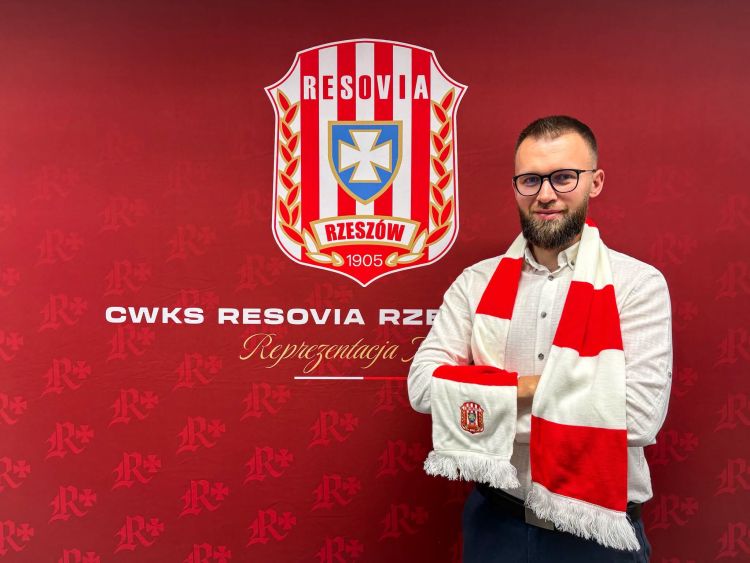 Dwie nowe twarze w&nbsp;Resovii. Nowy dyrektor i&nbsp;doświadczony obrońca