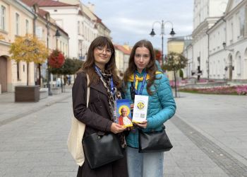 Dzień Papieski w Rzeszowie. Zbiórka na stypendia dla młodzieży 3 - Polskie Radio Rzeszów Dzień Papieski w Rzeszowie. Zbiórka na stypendia dla młodzieży