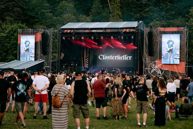 Festiwal „ZEW się budzi” 2027. W&nbsp;Cisnej 50-lecie punk rocka