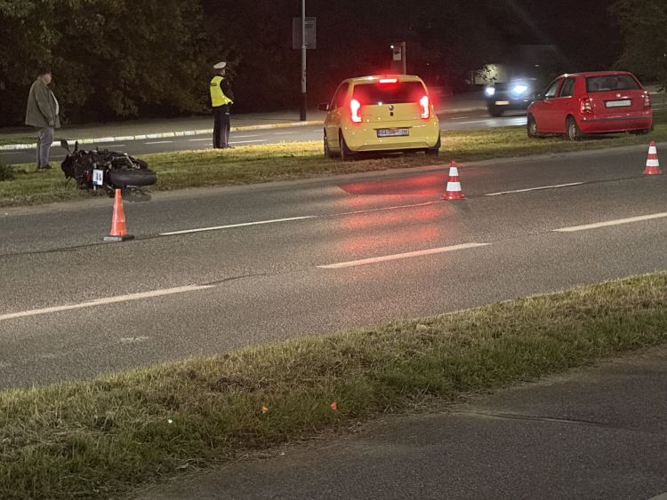 Wypadek na&nbsp;alei Witosa w&nbsp;Rzeszowie. Motocyklistka trafiła do&nbsp;szpitala