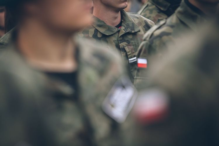 Klasy mundurowe czekają zmiany. MON chce klas dronowych i&nbsp;lotniczych