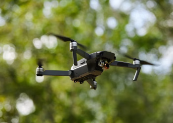 Kolejny dron znaleziony na&nbsp;Podkarpaciu. Bezzałogowiec spadł na&nbsp;pole w&nbsp;Wydrzy