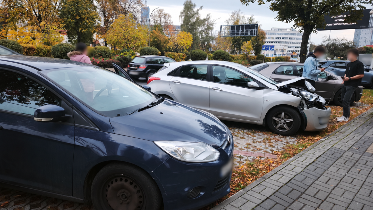 Kolizja na alei Cieplińskiego w Rzeszowie. Hyundai uderzył w tył Forda - Polskie Radio Rzeszów