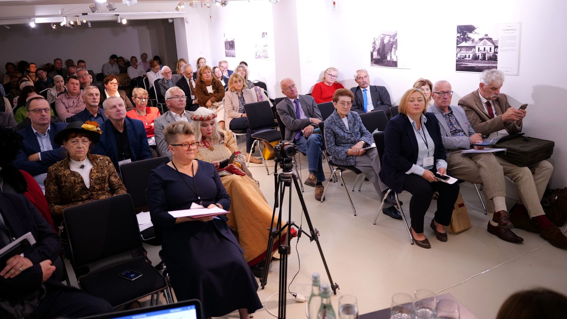 Konferencja o ziemiaństwie w Stalowej Woli. Historia rodów i dworów 2 - Polskie Radio Rzeszów Konferencja o ziemiaństwie w Stalowej Woli. Historia rodów i dworów - Polskie Radio Rzeszów