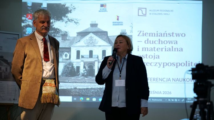 Konferencja o ziemiaństwie w Stalowej Woli. Historia rodów i dworów 1 - Polskie Radio Rzeszów Konferencja o ziemiaństwie w Stalowej Woli. Historia rodów i dworów