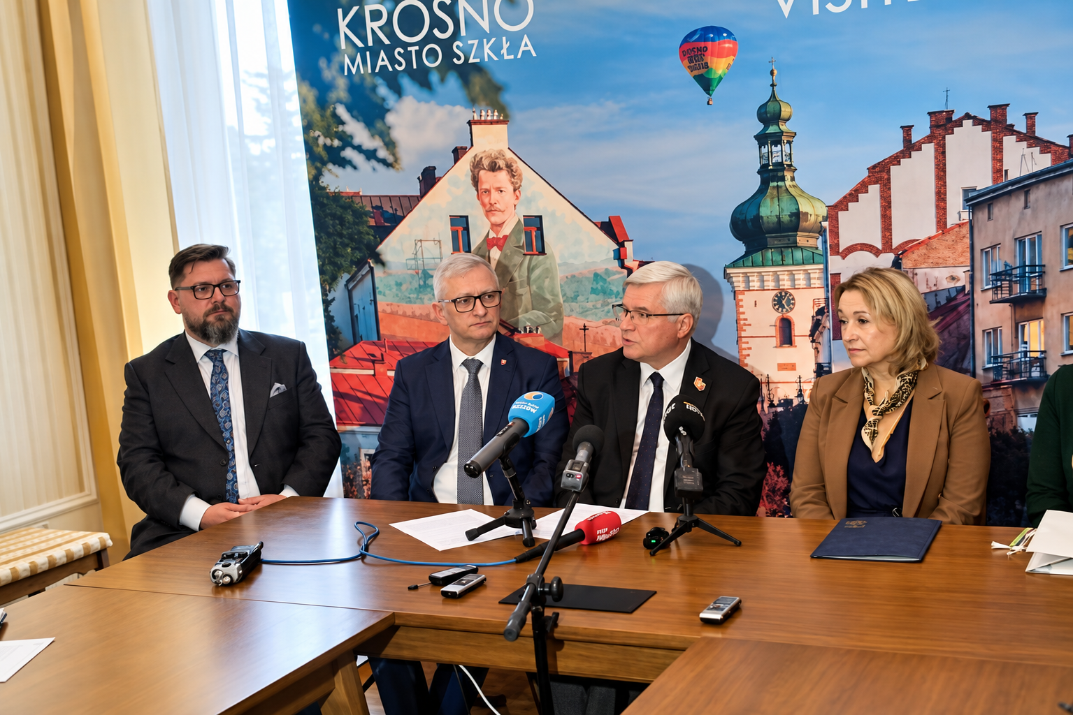 Lotnisko w Krośnie czeka rozbudowa za 44 mln zł. Powstanie radar i system antydronowy - Polskie Radio Rzeszów