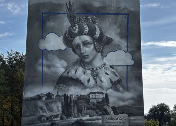 Królowa Zofia na moście w Sanoku. Mural Arkadiusza Andrejkowa już gotowy 2 - Polskie Radio Rzeszów Królowa Zofia na moście w Sanoku. Mural Arkadiusza Andrejkowa już gotowy