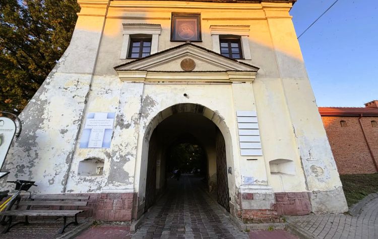 Ksiądz Marek Pieńkowski odłączony od&nbsp;respiratora. Nowe informacje po&nbsp;ataku w&nbsp;Jarosławiu