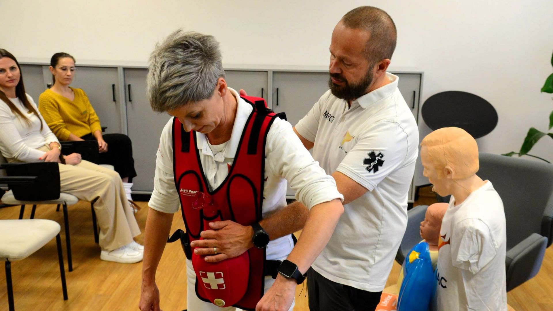 LifeVac w placówkach w Nisku. Urządzenia mają pomóc przy zadławieniu 2 - Polskie Radio Rzeszów LifeVac w placówkach w Nisku. Urządzenia mają pomóc przy zadławieniu - Polskie Radio Rzeszów