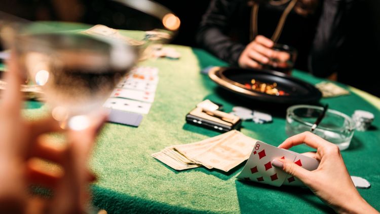 Mafia hazardowa: 38 osób z aktem oskarżenia. Śledztwo w Rzeszowie 1 - Polskie Radio Rzeszów Mafia hazardowa: 38 osób z aktem oskarżenia. Śledztwo w Rzeszowie