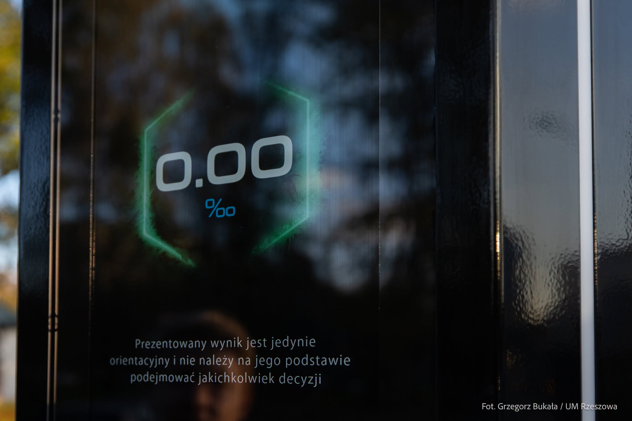 Nie wiesz, czy możesz prowadzić? W Rzeszowie stanął samoobsługowy alkomat 3 - Polskie Radio Rzeszów Nie wiesz, czy możesz prowadzić? W Rzeszowie stanął samoobsługowy alkomat - Polskie Radio Rzeszów