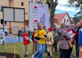 Pole Nadziei w&nbsp;Tyczynie. Seniorzy i&nbsp;przedszkolaki zasadzili 200 żonkili