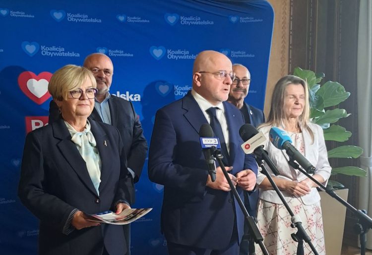 Policja monitoruje sytuację w&nbsp;szkołach na&nbsp;Podkarpaciu. Wojewoda informuje o&nbsp;incydentach