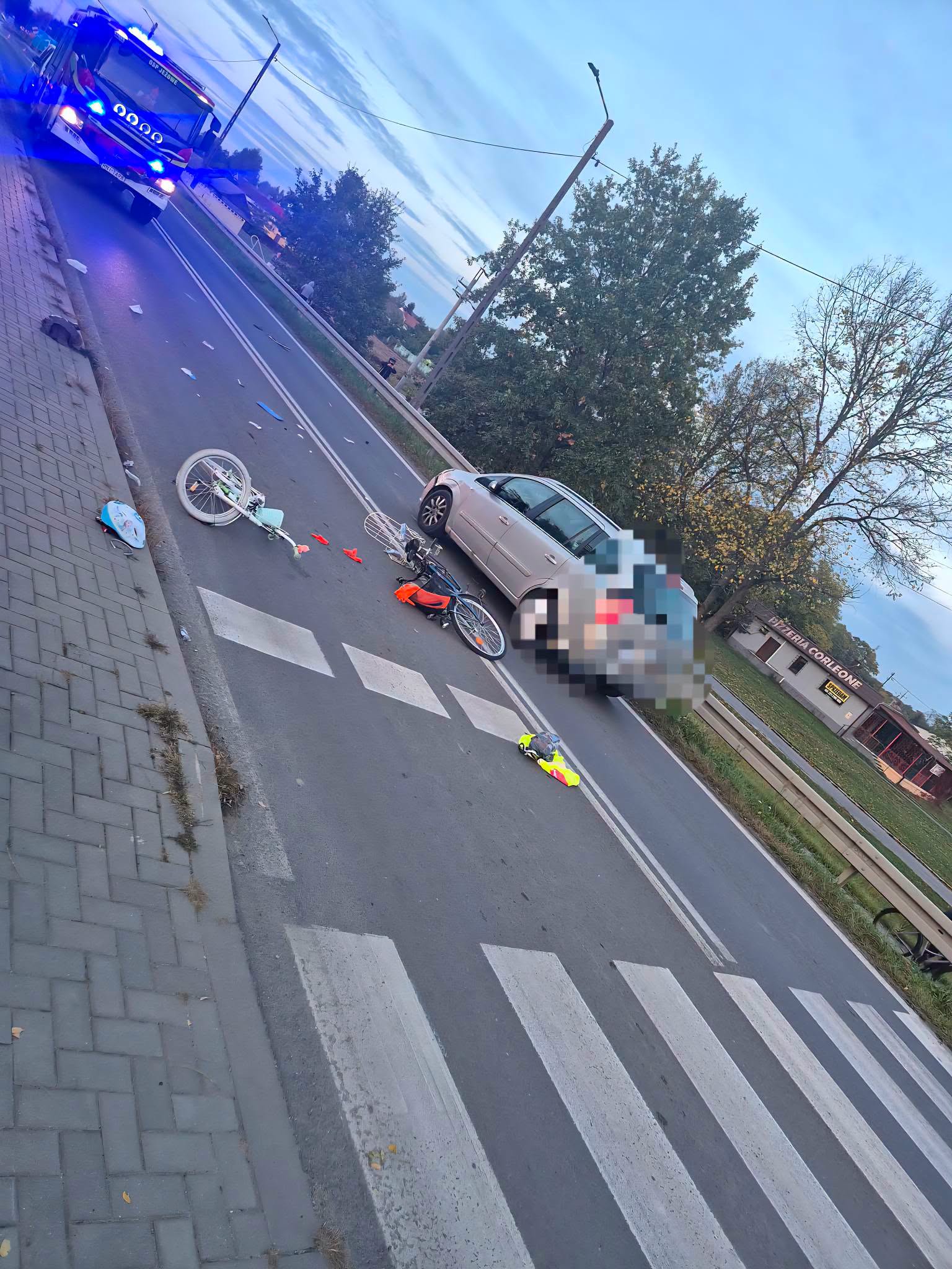 Potrącenie matki z dzieckiem w Jeżowem. Obie trafiły do szpitala - Polskie Radio Rzeszów