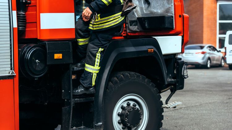 Pożar autobusu z kibicami Lecha Poznań. Ewakuowano pasażerów 1 - Polskie Radio Rzeszów Pożar drewnianego domu w Orzechówce. Dwie osoby ewakuowały się przed przyjazdem strażaków