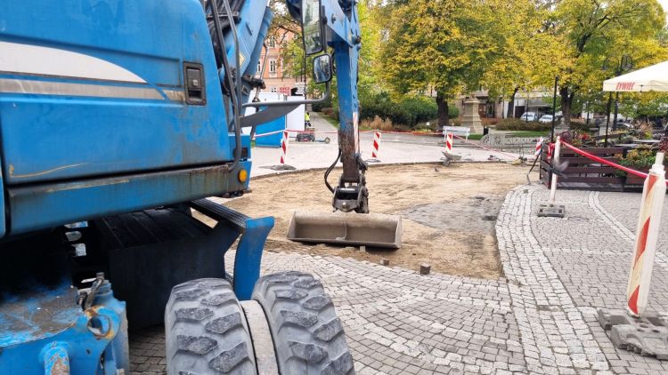 Remont Rynku w Przemyślu wywołał burzę w sieci. Koszt to 487 tys. złotych 1 - Polskie Radio Rzeszów Remont Rynku w Przemyślu wywołał burzę w sieci. Koszt to 487 tys. złotych