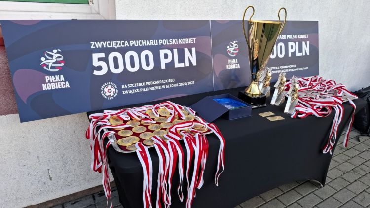 Resovia U-18 z Wojewódzkim Pucharem Polski. Pokonała Piasta Wadowice Górne 7:0 1 - Polskie Radio Rzeszów Resovia U-18 z Wojewódzkim Pucharem Polski. Pokonała Piasta Wadowice Górne 7:0