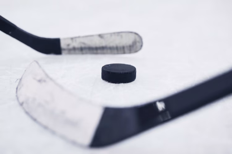 STS Sokół Sanok przegrał z&nbsp;Unią Oświęcim 4:5. Jedenasta porażka w&nbsp;sezonie
