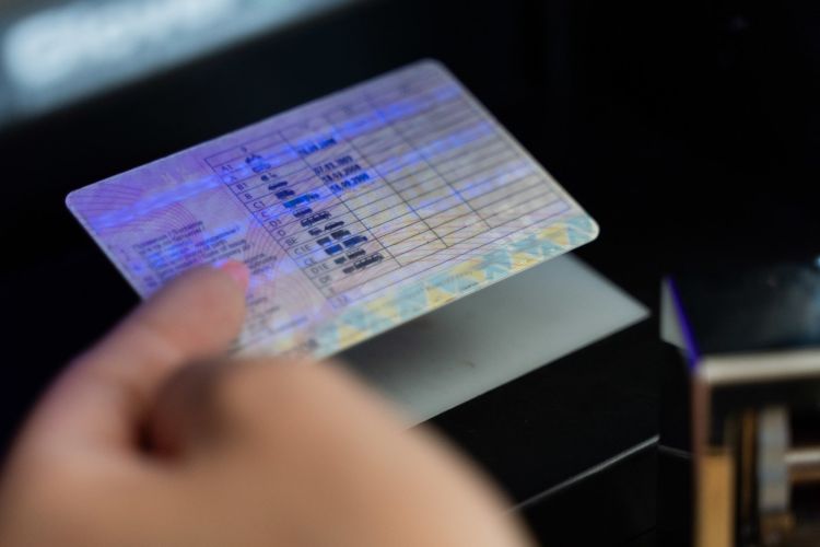 Straż Graniczna wykrywa kolejne fałszywe dokumenty. W&nbsp;tym roku już ponad 2800