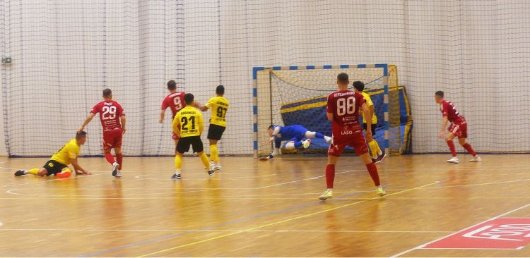Texom Eurobus Przemyśl rozgromił Futsal Świecie. Rekordowa wygrana 11:1 1 - Polskie Radio Rzeszów Texom Eurobus Przemyśl rozgromił Futsal Świecie. Rekordowa wygrana 11:1