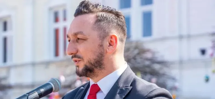 Burmistrz Sanoka odsunięty od&nbsp;obowiązków. Tomasz Matuszewski zapowiada walkę w&nbsp;sądzie