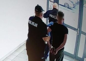 Trzech mieszkańców powiatu łańcuckiego aresztowanych. Są podejrzani o podpalenia i zniszczenie mienia 3 - Polskie Radio Rzeszów Trzech mieszkańców powiatu łańcuckiego aresztowanych. Są podejrzani o podpalenia i zniszczenie mienia